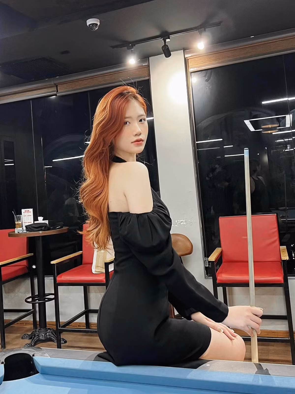 Lên đại học, cô giành giải “Người đẹp khả ái” trong cuộc thi Hoa khôi thanh lịch 2017.