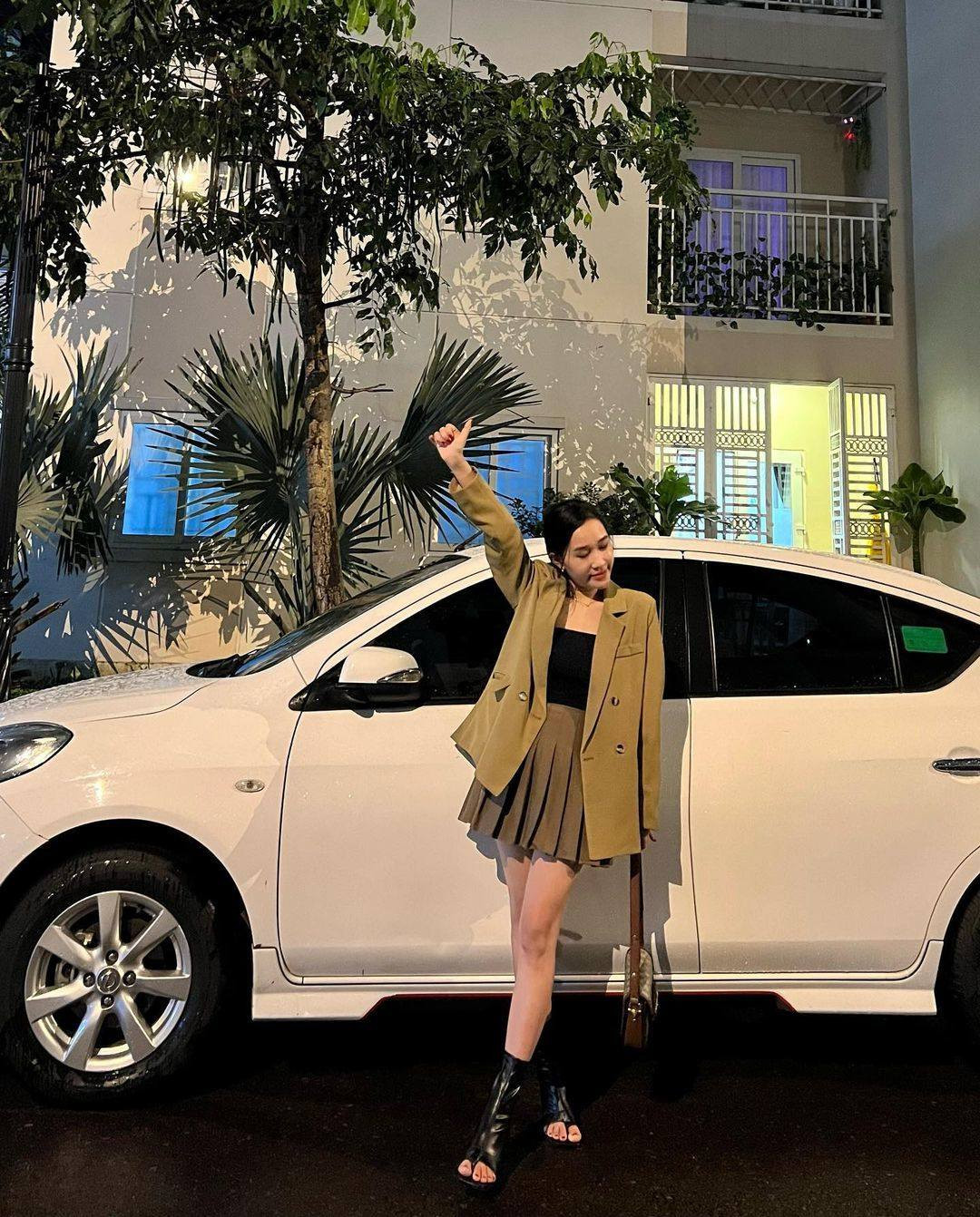 Đến tháng 4/2022, cặp đôi chính thức về chung một nhà. Cả 2 đã tổ chức đám cưới vào tháng 4 vừa qua với sự góp mặt của nhiều chân sút nổi tiếng.