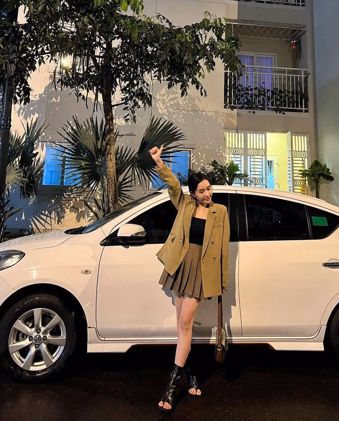 Đến tháng 4/2022, cặp đôi chính thức về chung một nhà. Cả 2 đã tổ chức đám cưới vào tháng 4 vừa qua với sự góp mặt của nhiều chân sút nổi tiếng.