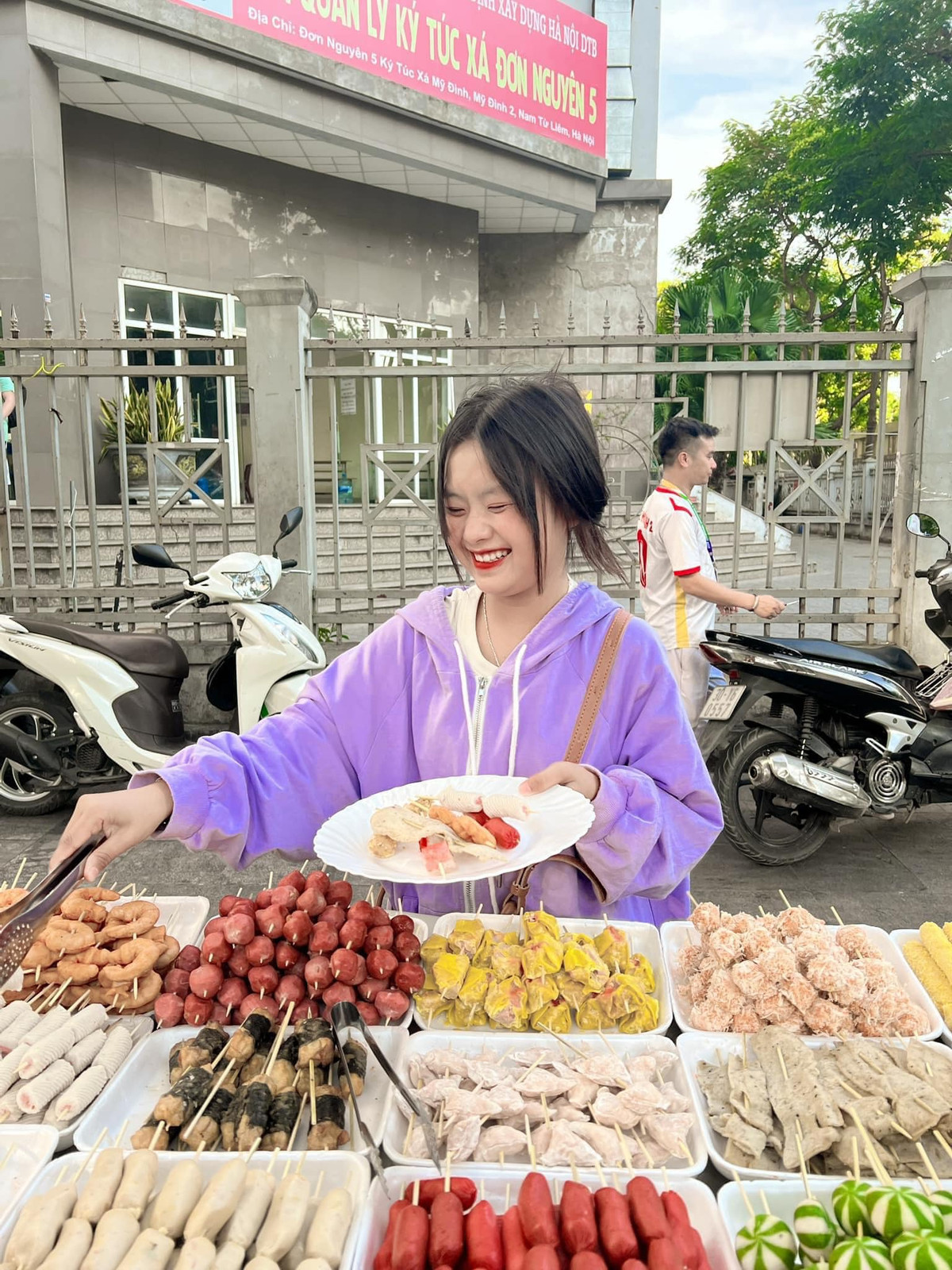 Bên dưới phần bình luận, rất nhiều cư dân mạng đã để lại lời khen cho cô bé xinh đẹp quê Hà Giang.