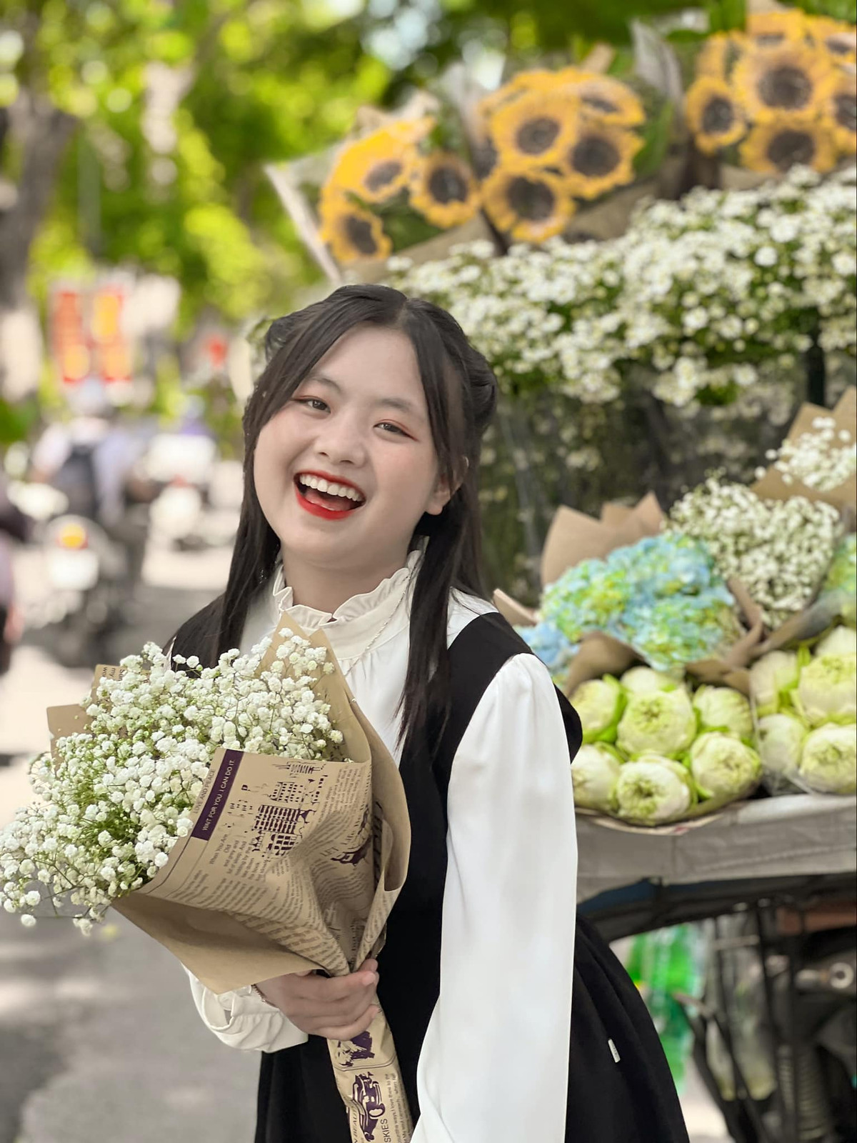 Có thể thấy, từ khi bắt đầu chăm chỉ hoạt động trên mạng xã hội, Phúng Phính ngày càng nhận được sự yêu mến và động viên từ netizen.