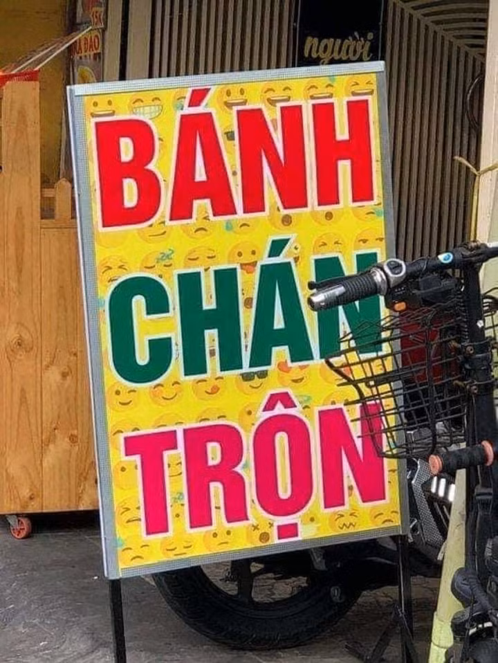 Ở đây chúng tôi cho khách tự trộn, chứ chủ quán "chán" trộn rồi.