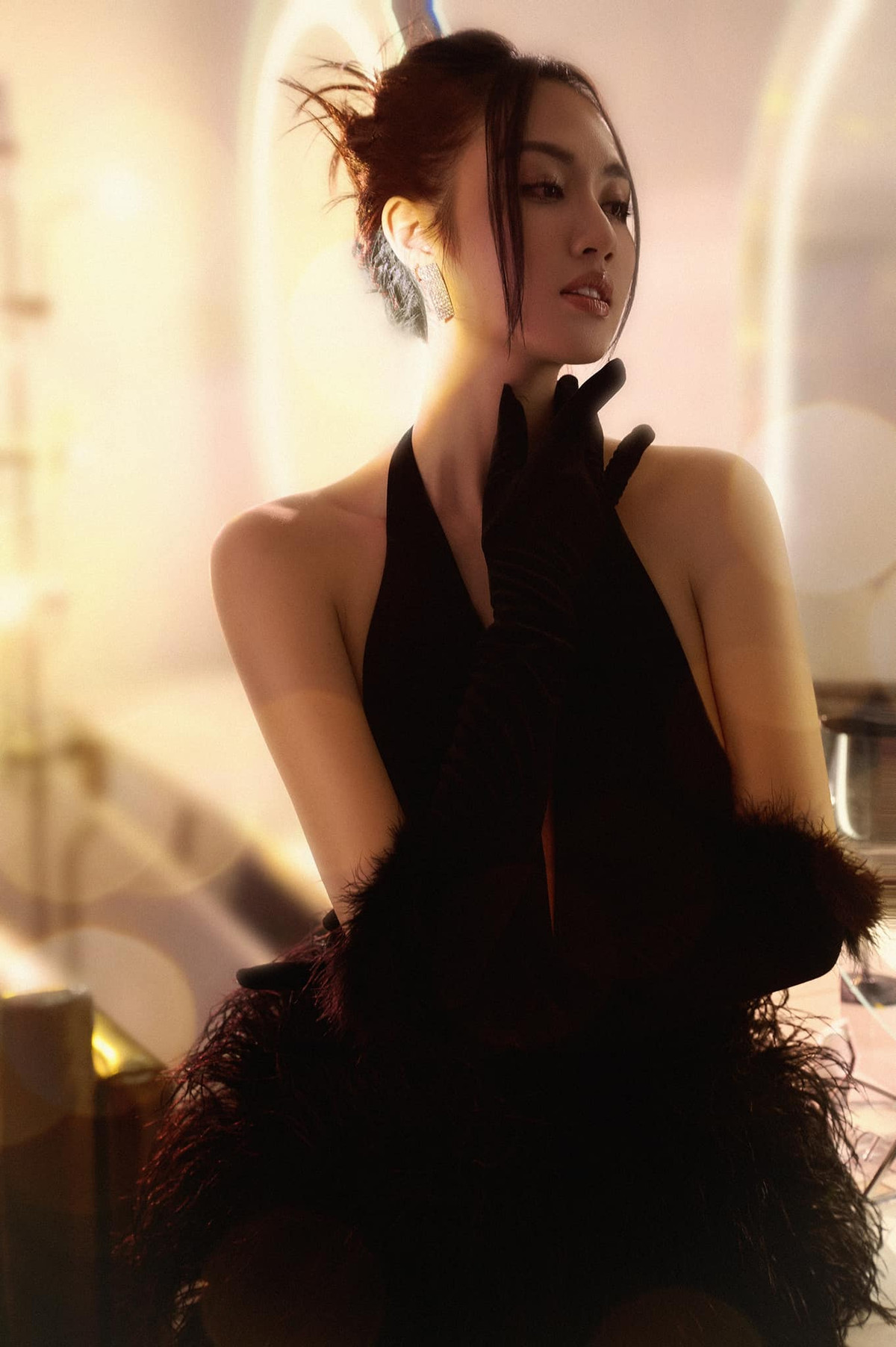 Hiện trang Facebook cá nhân của hot girl Nóng cùng World Cup này đã thu hút gần 90 nghìn người theo dõi.