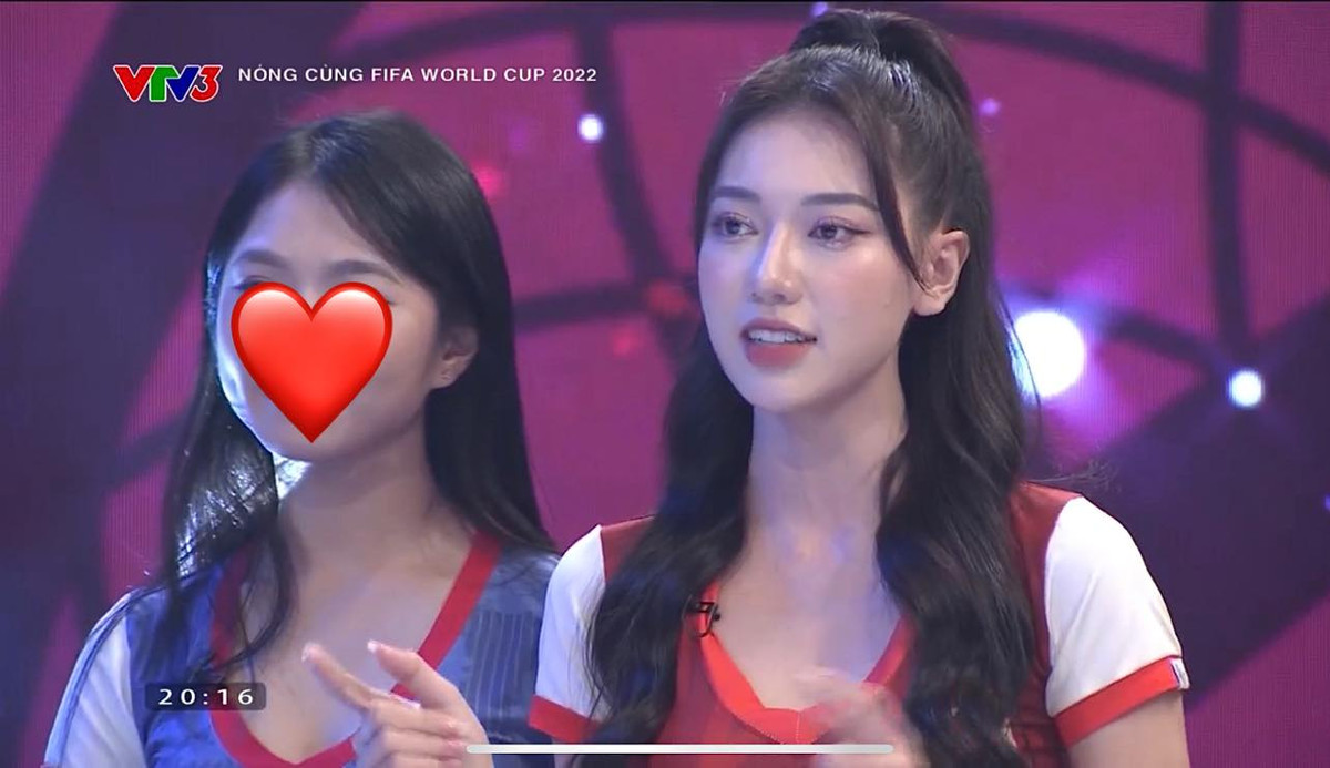 Gương mặt trái xoan, sống mũi cao là điểm nhấn trên gương mặt của gái xinh này thu hút mọi ánh nhìn.