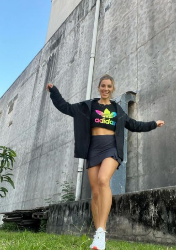 Fernanda được đánh giá là một trong 4 nữ trọng tài nóng bỏng nhất hành tinh bên cạnh Amy Fearn, Elena Tambini và Claudia Romani.