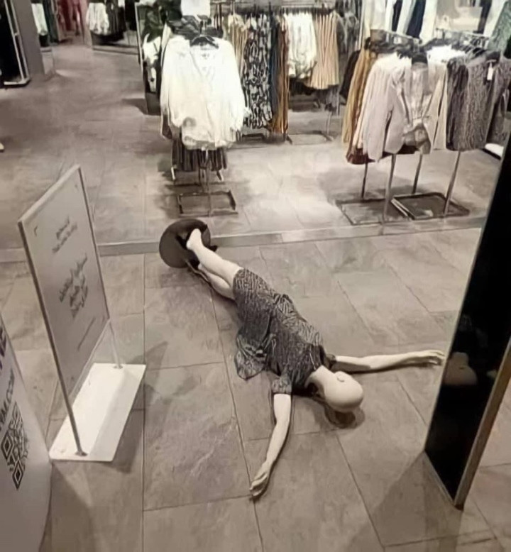 Những con ma nơ canh là hình ảnh thường thấy khi bước chân vào trung tâm thương mại, đặc biệt là ở những cửa hàng thời trang.