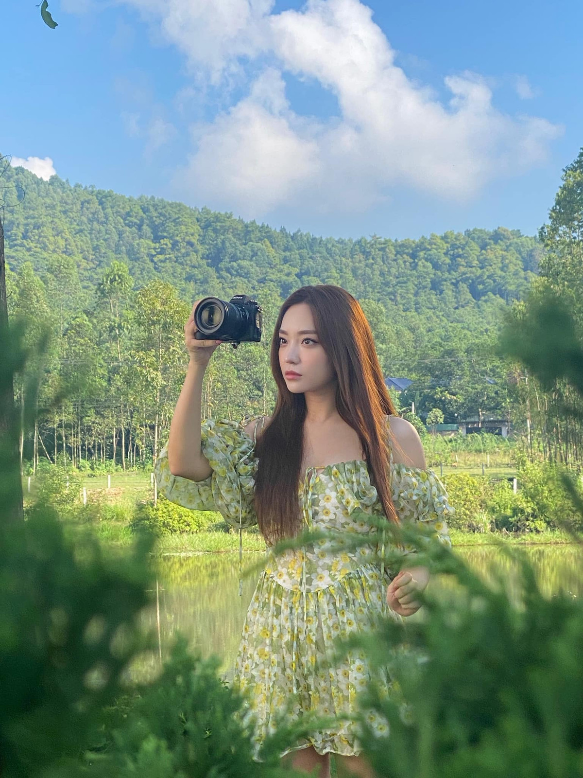 Cô cũng thường xuyên đăng tải những bí quyết làm đẹp, giữ dáng sau sinh và nhận được sự ủng hộ nhiệt tình của các chị em.