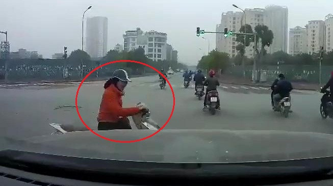 Bên cạnh đó, một số người cho rằng họ đang trong tình trạng tâm lý bất ổn, mong người nhà có thể đón về kịp thời để tránh tình trạng đáng tiếc xảy ra. Ảnh: Tổng hợp