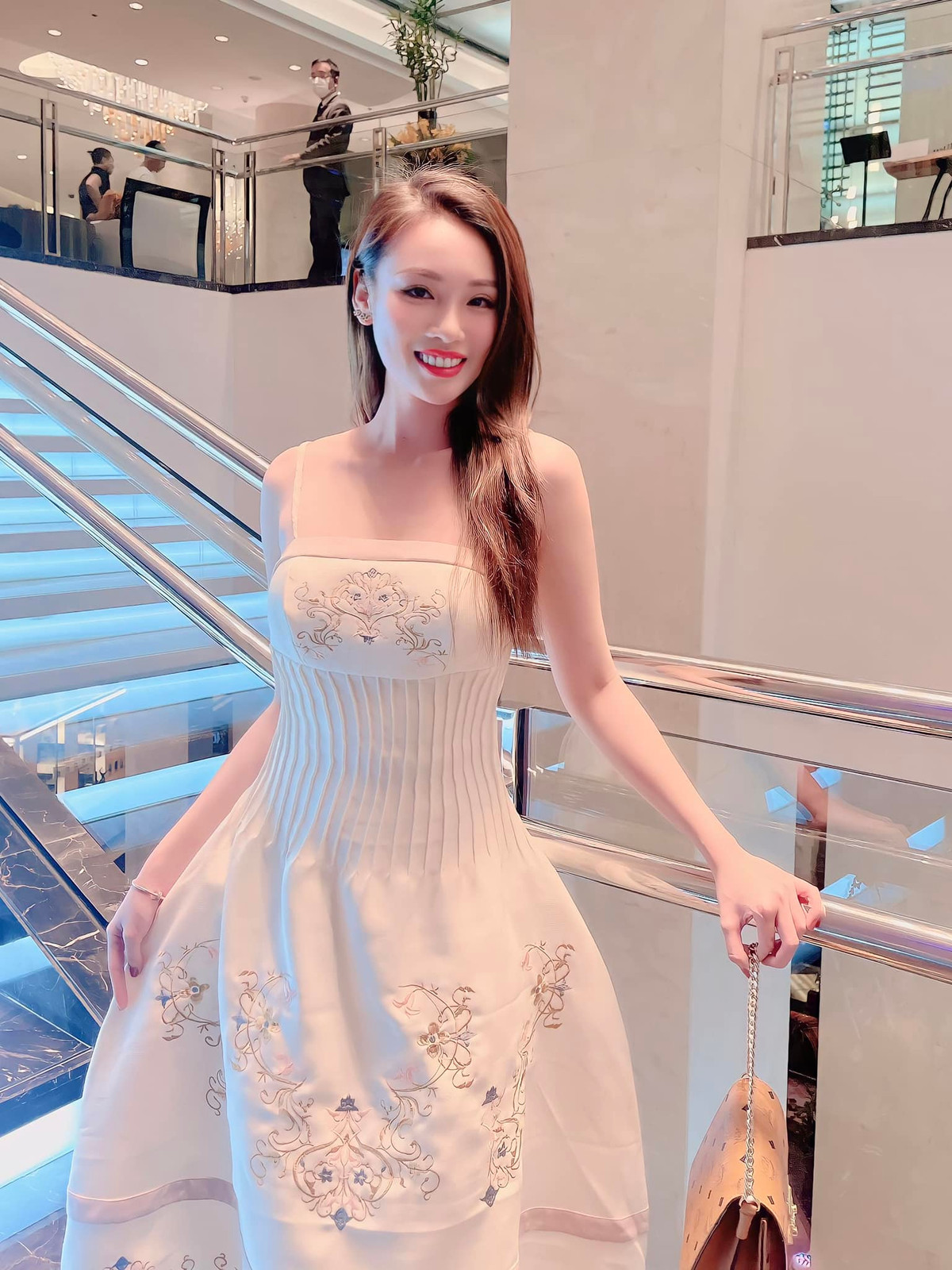 Cô nàng thông minh, giỏi giang và xinh đẹp này chính là ước mơ của biết bao cánh mày râu đam mê bóng đá.