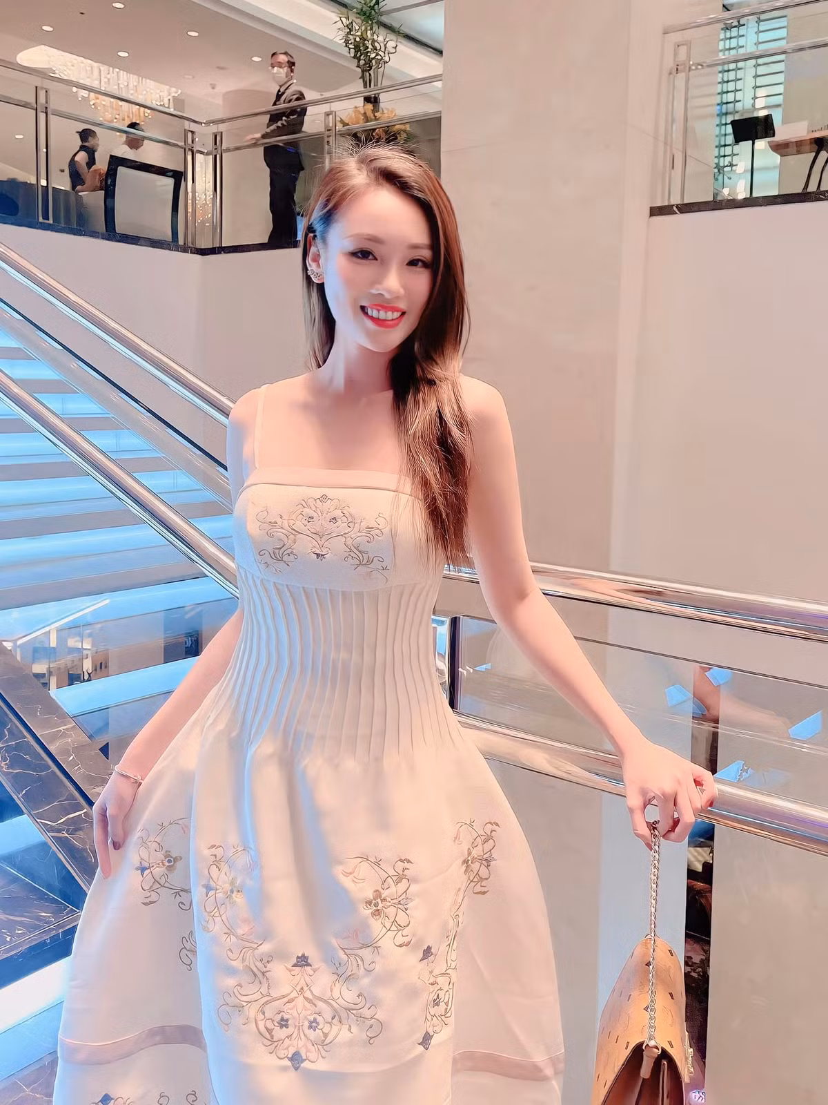 Cô nàng thông minh, giỏi giang và xinh đẹp này chính là ước mơ của biết bao cánh mày râu đam mê bóng đá.