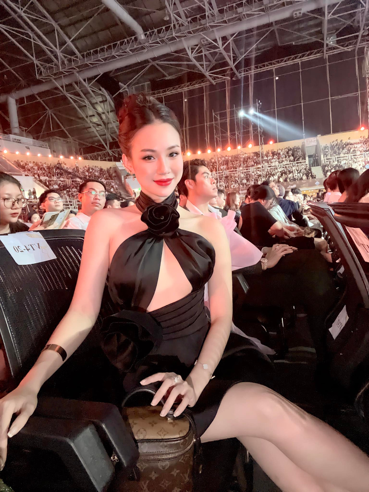 Ngọc Mai không bó buộc bản thân vào một style nhất định mà luôn thay đổi để làm mới hình ảnh của mình. Ảnh: FBNV