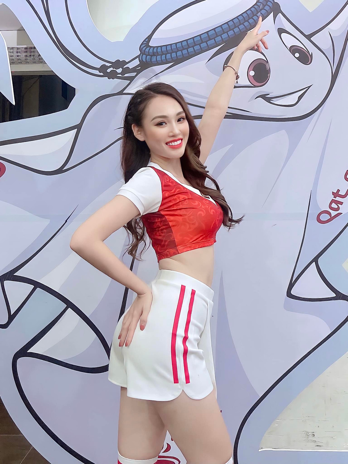 Ngọc Mai còn nổi tiếng khi làm tiếp viên hàng không của một hãng hàng không Việt Nam.