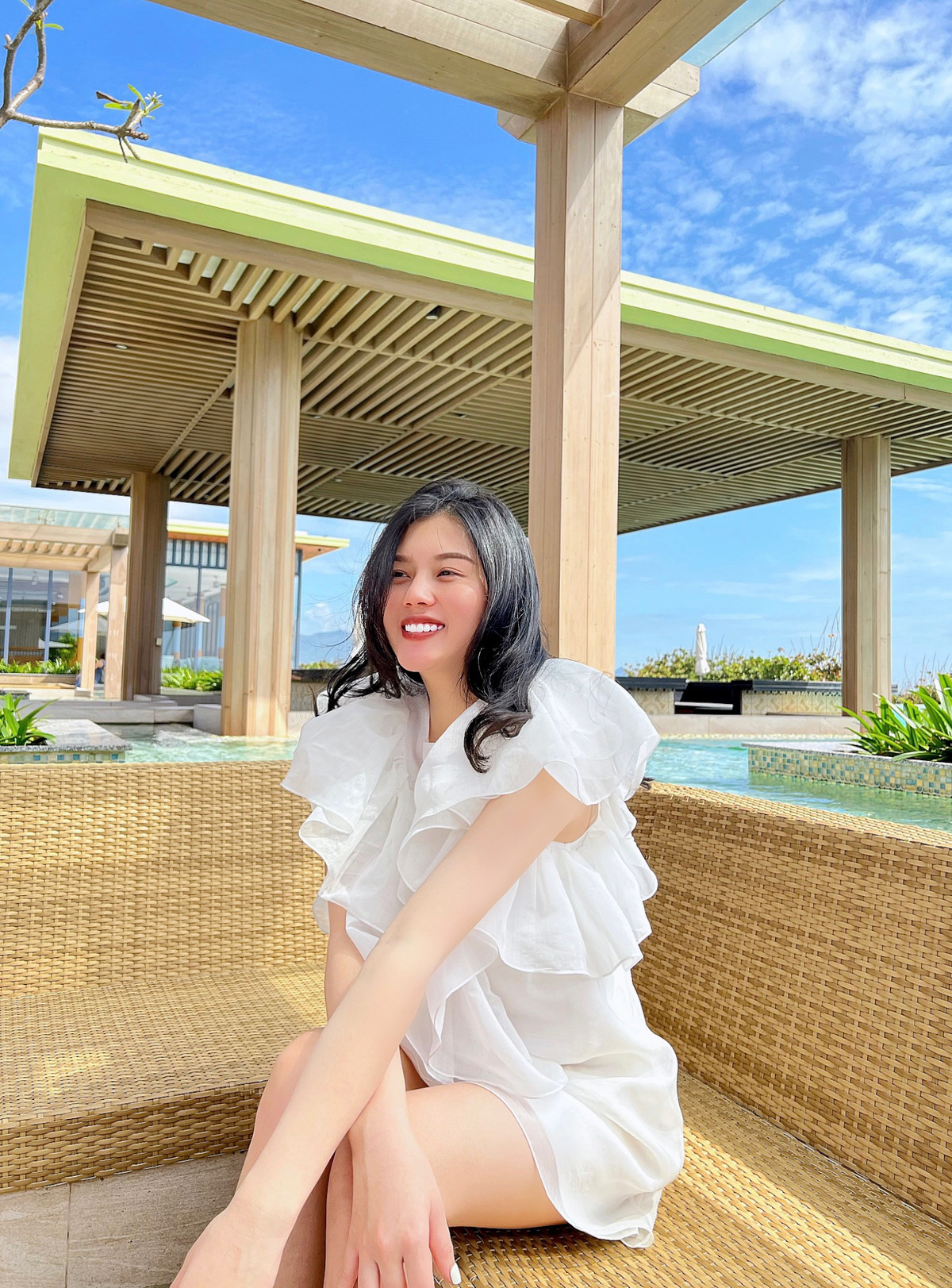 Cận cảnh nhan sắc của bà xã cầu thủ Nguyễn Thành Chung sau khi sinh em bé. Ảnh: FBNV