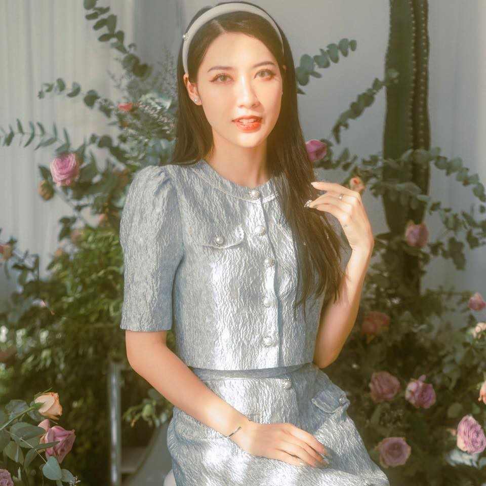 Ngoài ra Hoàng Giang đã từng tham gia nhiều cuộc thi sắc đẹp và cũng đạt được nhiều thành tích như: Top 20 Hot Face Vietnam, Top Fashion and Hari 2020, Top 5 nữ sinh thanh lịch Thủ đô 2019, MV Thu vội - Valentine 2017…