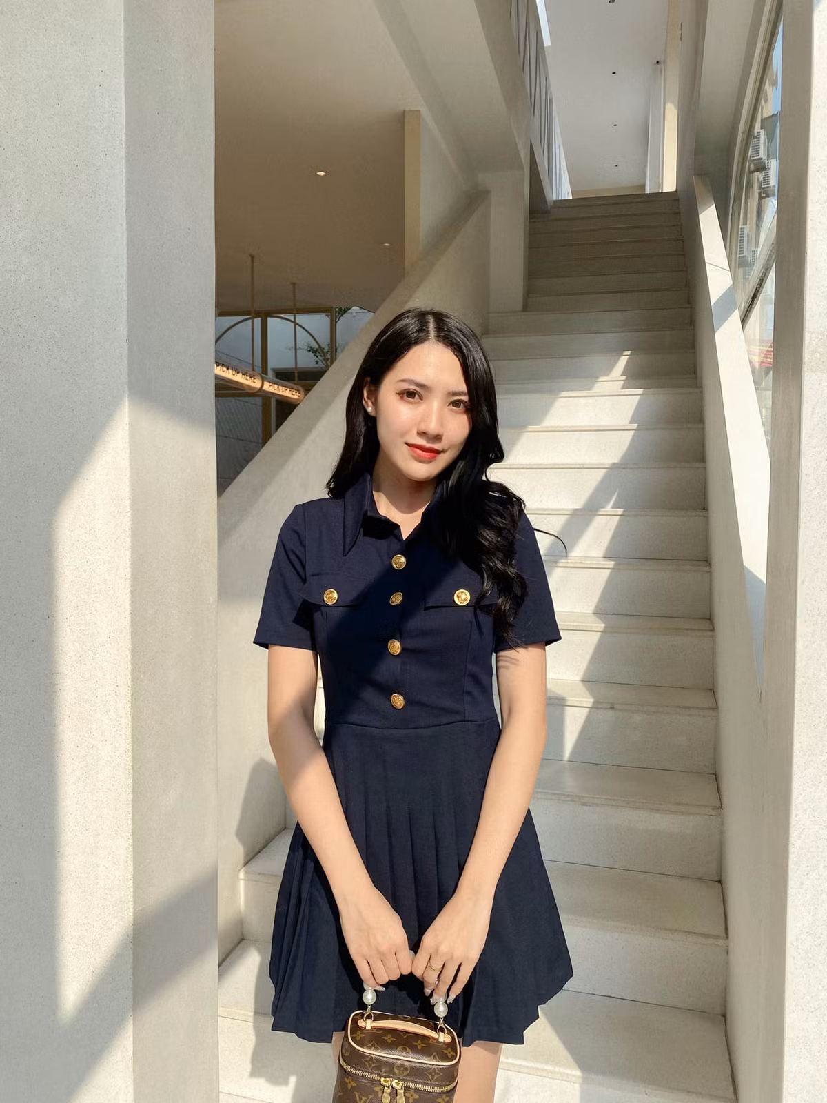 Cô nàng cũng rất giỏi trong việc "biến hóa" theo nhiều phong cách khác nhau.