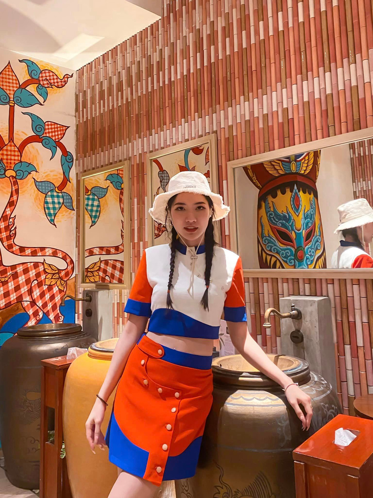 Cô nàng "hot girl" mạng xã hội từng tham gia nhiều cuộc thi sắc đẹp và nghệ thuật.