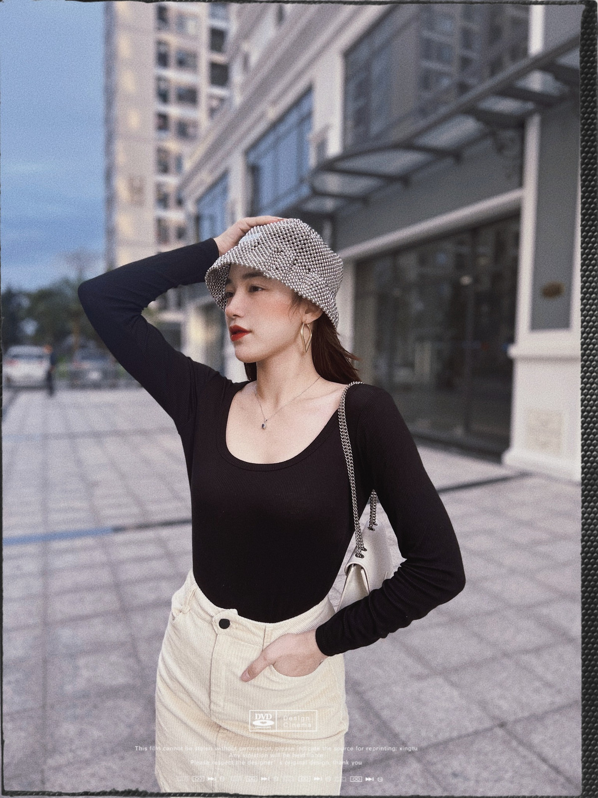 Trước khi trở thành giảng viên, Ngọc từng đạt nhiều thành tích đáng nể như Hoa khôi Thanh lịch trường Đại học Sư phạm Hà Nội, Top 20 nữ sinh viên Việt Nam duyên dáng năm 2016.