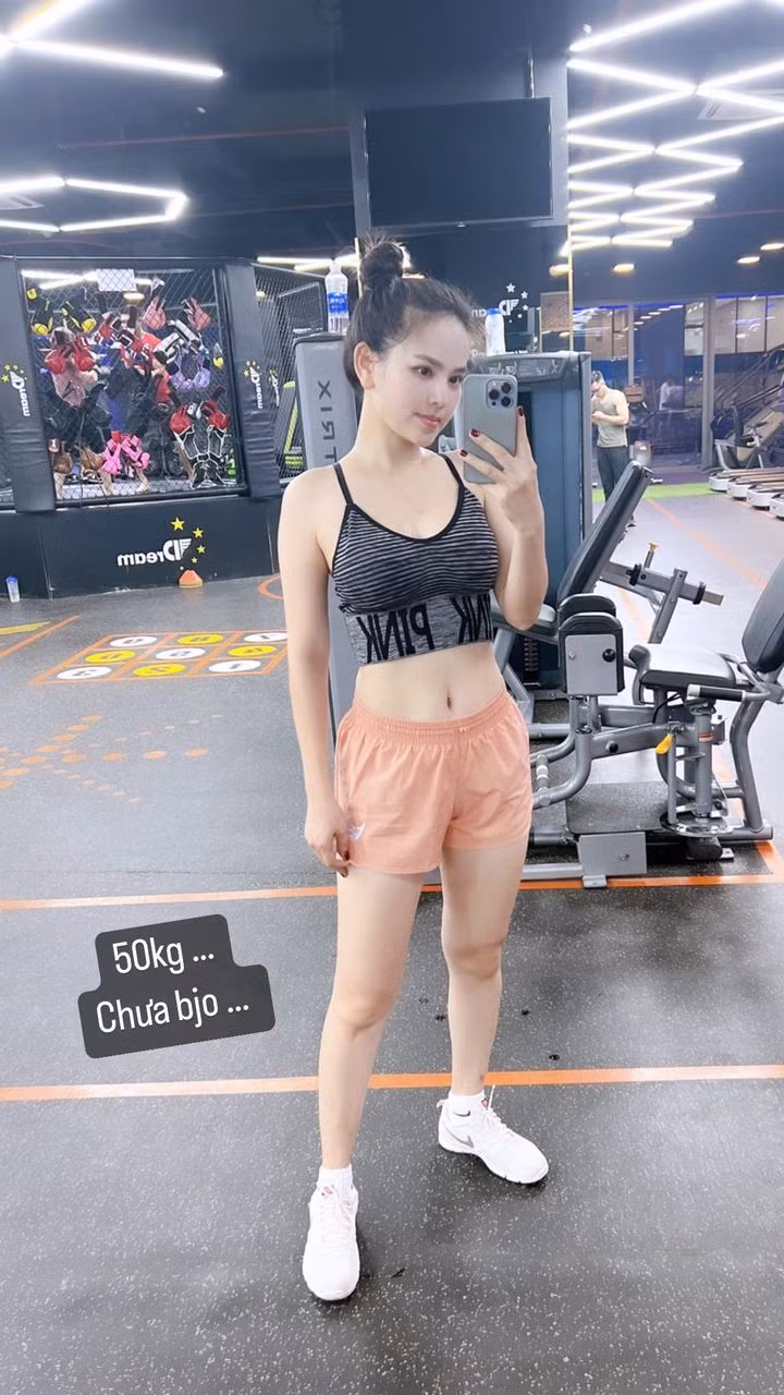 Sau nhiều năm nổi tiếng, đặc biệt là gây chú ý từ lùm xùm hẹn hò với diễn viên Anh Đức, hiện tại hot girl Mì Gõ này đã có nhiều đổi khác.