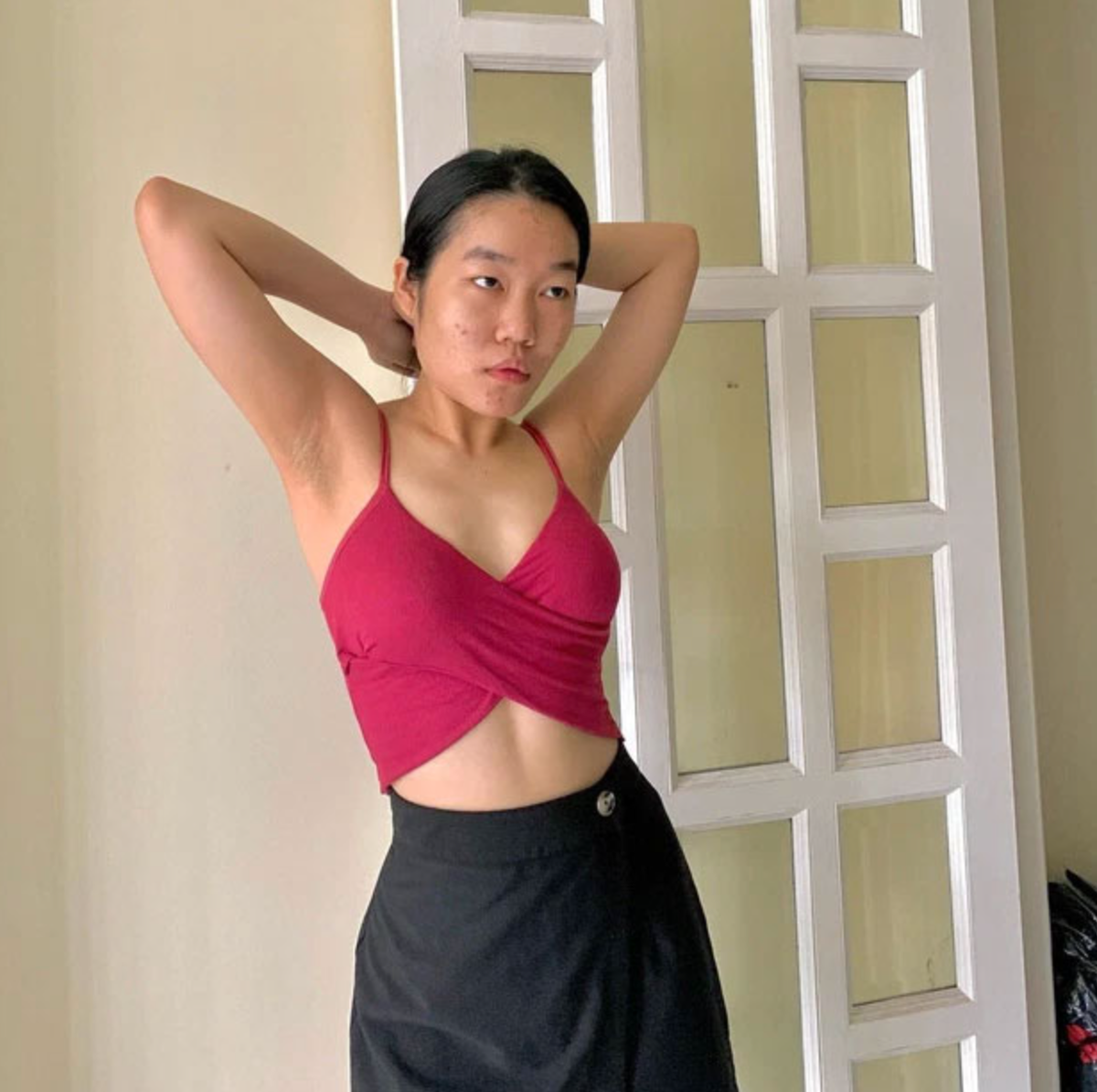 Mặc dù là người nổi tiếng như Lê Thuỵ không có ngoại hình xuất chúng như nhiều ngôi sao nữ khác. Ngược lại, cô ăn mặc khá bình dị, khuôn mặt mộc không trang điểm xuất hiện ở mọi nơi.