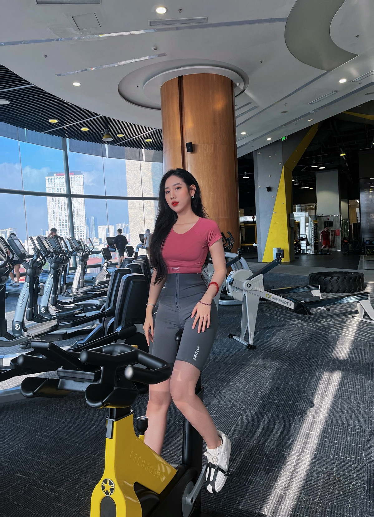 Nàng hot girl 2K hiện đang là sinh viên năm 3 Học viện Báo chí và Tuyên truyền. Cô nàng còn sở hữu bảng thành tích học tập khá nổi bật.