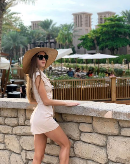 Không những thế, gương mặt của cô còn ẩn giấu sự ma mị và cuốn hút tới mức lạ thường. Ảnh: IGNV