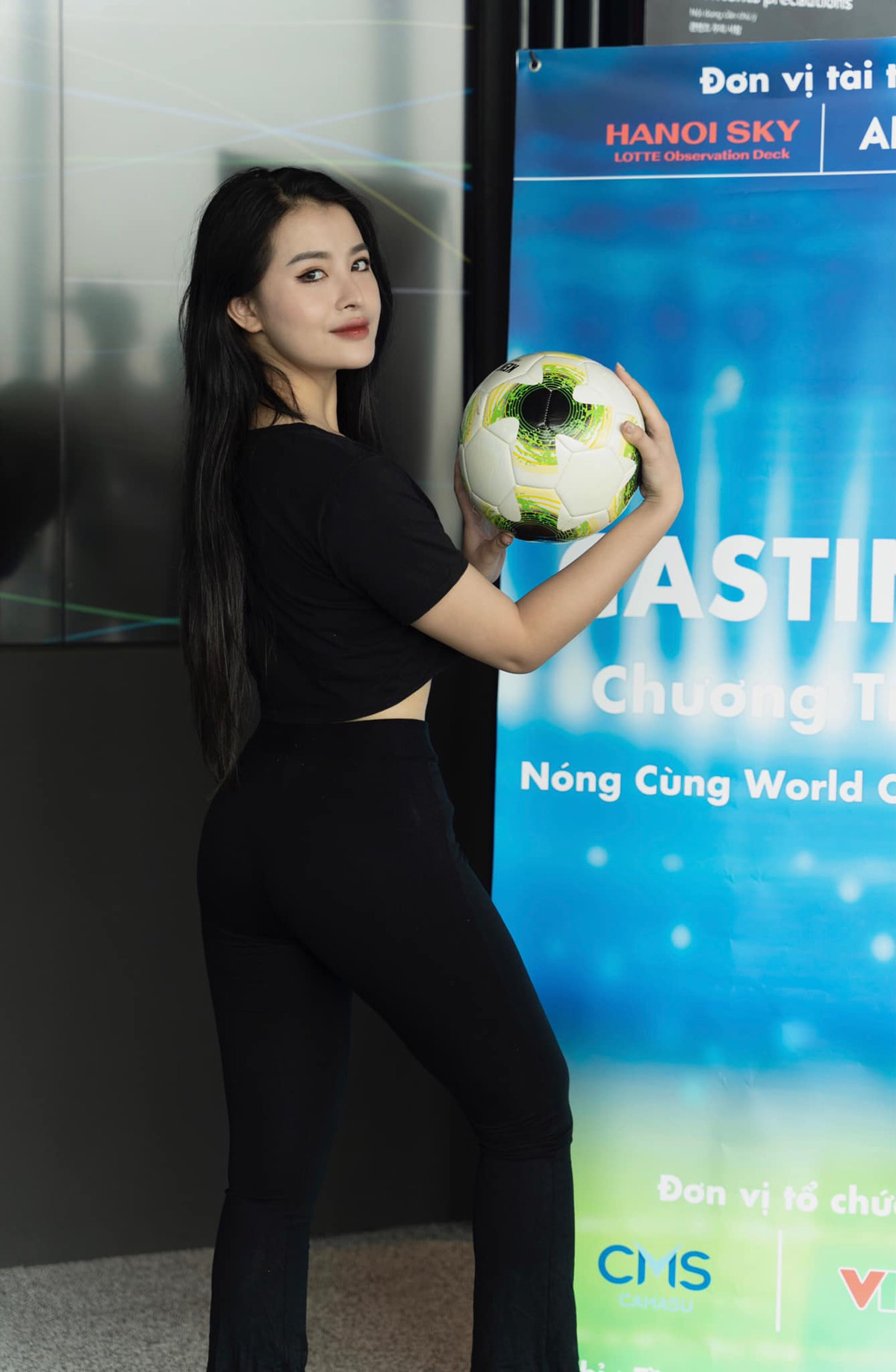 Ứng Minh Phương là mỹ nhân sở hữu một vẻ đẹp không tì vết cùng một hình thể body quyến rũ.