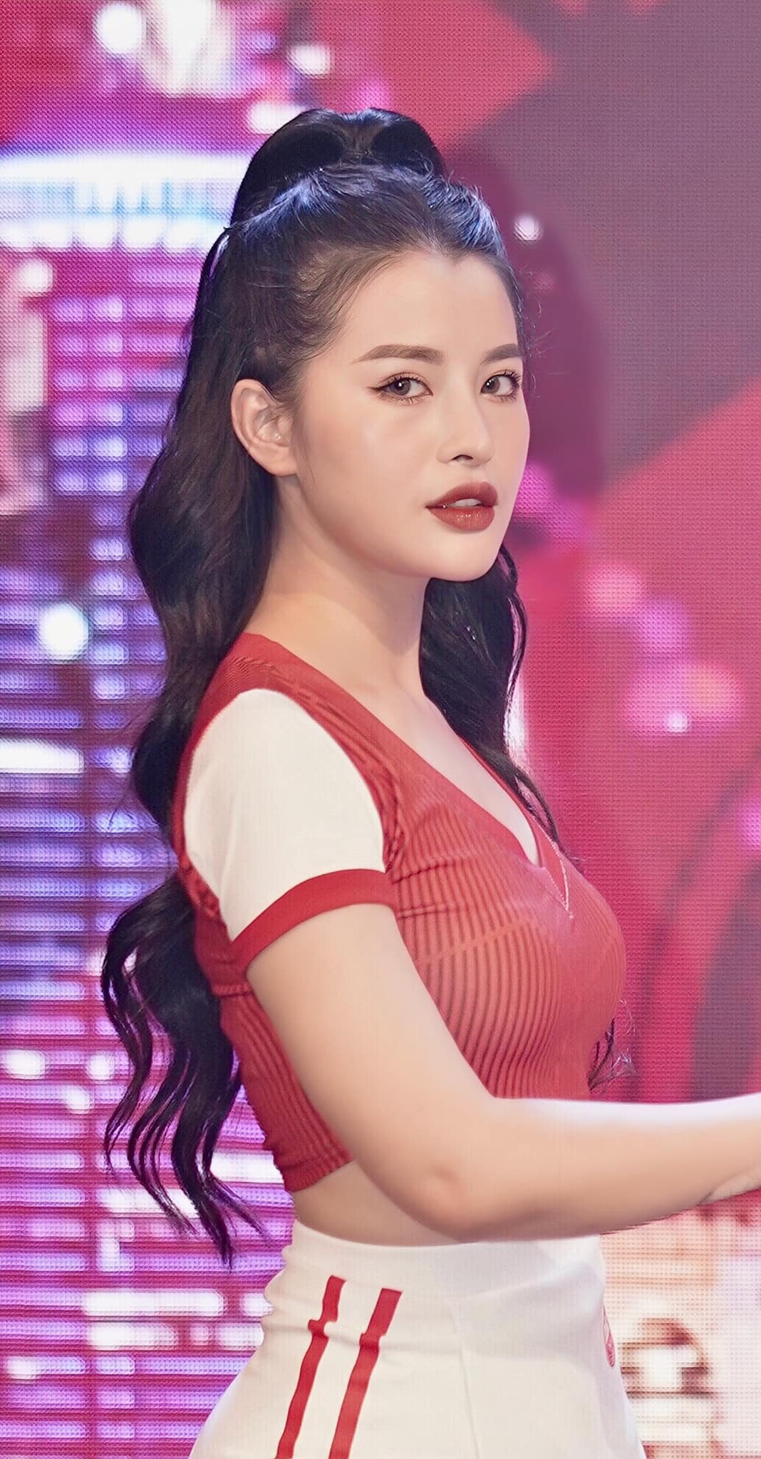 Ứng Minh Phương là một trong 32 cô gái xinh đẹp của chương trình Nóng cùng World Cup 2022.