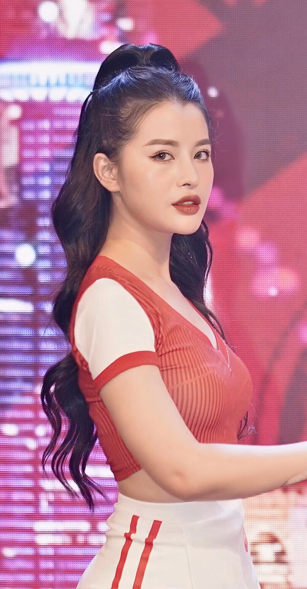 Ứng Minh Phương là một trong 32 cô gái xinh đẹp của chương trình Nóng cùng World Cup 2022.