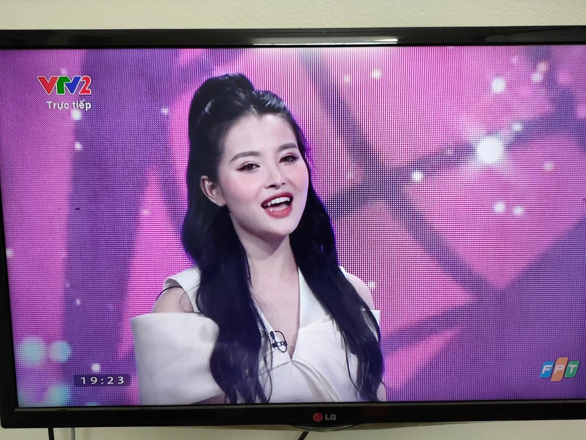 Chẳng những xinh đẹp mà cô nàng lại vô cùng tài năng và bản lĩnh. Dám theo đuổi đam mê và ước mơ của mình.