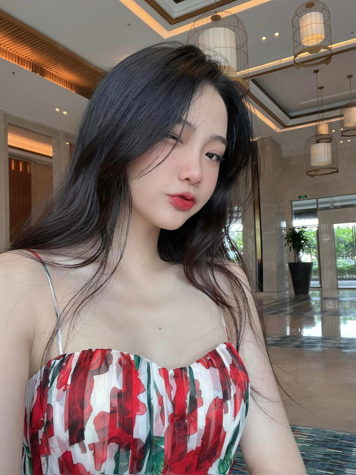 Ngoài ra, hiện Châu Anh cũng đang là KOLs và mẫu ảnh tự do.