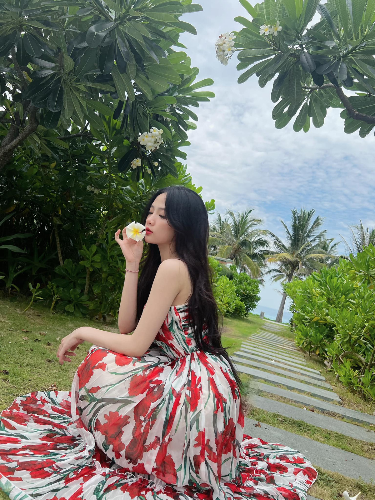 Nàng hot girl nhận được sự quan tâm, yêu mến của mọi người nhờ nét đẹp trong sáng cùng hình thể chuẩn đẹp.