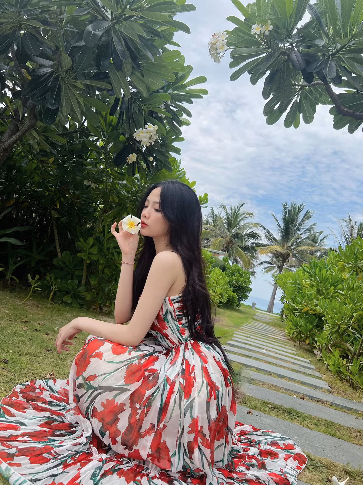 Nàng hot girl nhận được sự quan tâm, yêu mến của mọi người nhờ nét đẹp trong sáng cùng hình thể chuẩn đẹp.