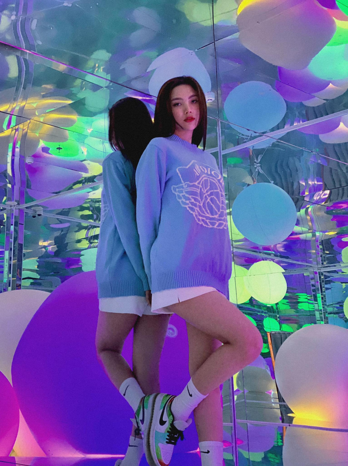 Đầu năm 2022, Mỹ Huyền ghi danh thi Hoa hậu Hoàn vũ Việt Nam và gây chú ý nhờ sở hữu sắc vóc xinh đẹp.