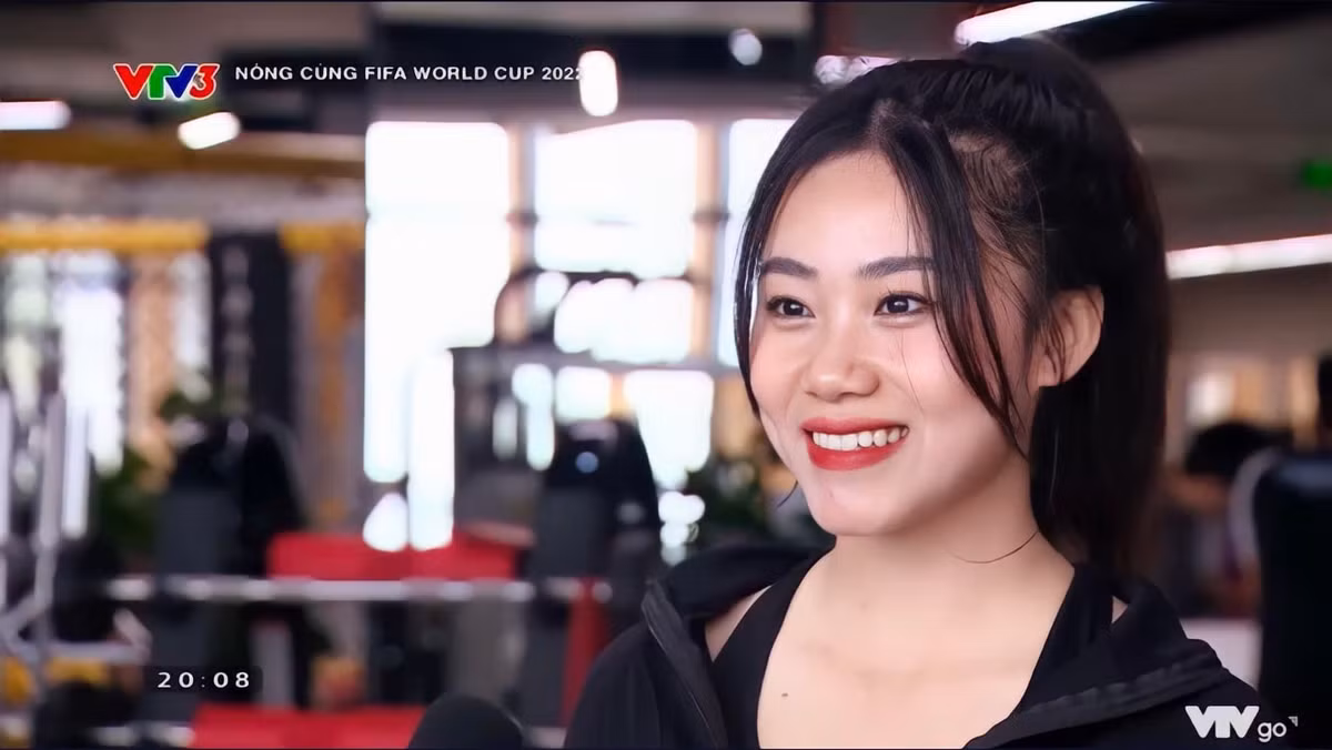 Nàng hot girl Nóng cùng World Cup có kĩ thuật cá nhân ấn tượng và thi đấu tốt ở sân chơi phong trào.