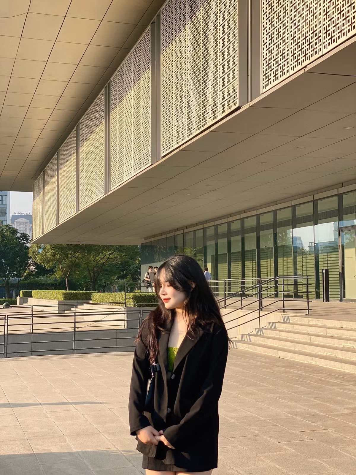 Với không gian rộng rãi, thoáng mát, không thiếu những góc check in xinh xắn, Bảo tàng Hà Nội trở thành nơi “hot hit” thu hút Gen Z đến cảm nhận mùa Thu Hà Nội qua từng bức ảnh. Ảnh: Bảo Tàng Hà Nội - Hanoi Museum