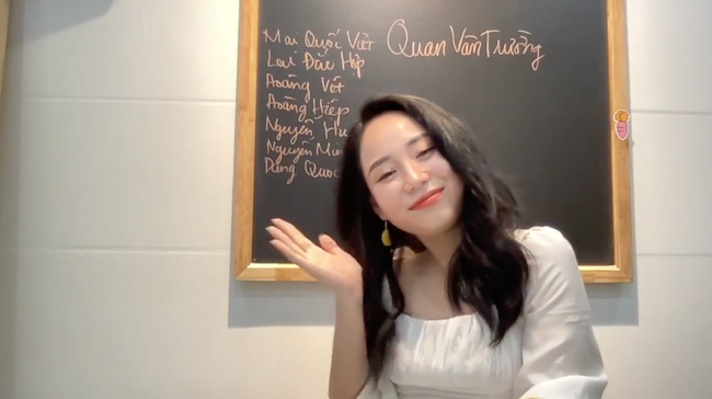 Cô giáo Minh Thu từng có thời gian "làm mưa làm gió" khắp các diễn đàn mạng xã hội chỉ sau 1 buổi xuất hiện trên sóng livestream dạy môn Vật Lý vào hồi tháng 7/2021.