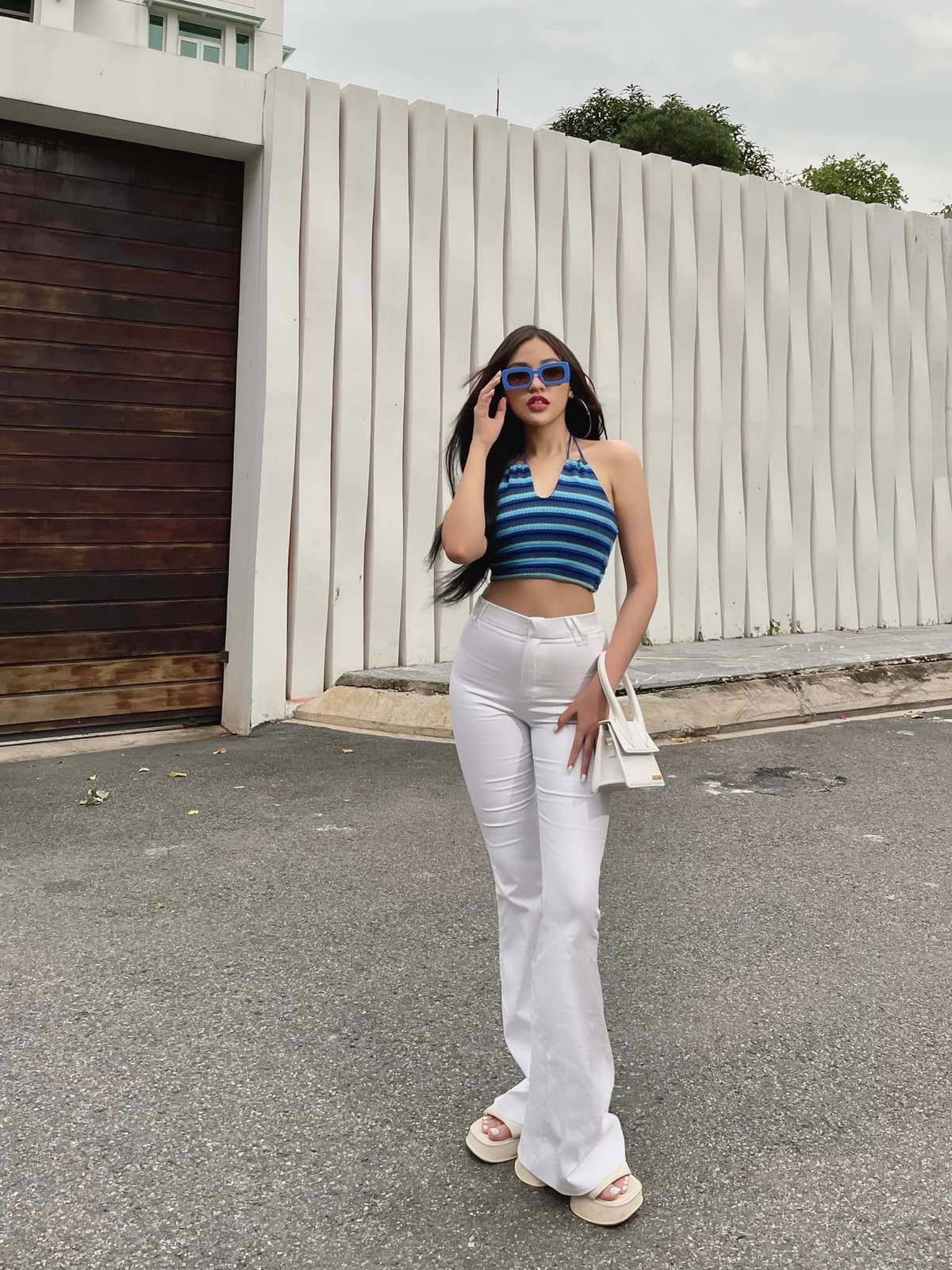 Thời gian gần đây cư dân mạng khá bất ngờ với diện mạo khác lạ của hot girl Trần Thanh Tâm mỗi lần cô xuất hiện trên MXH.