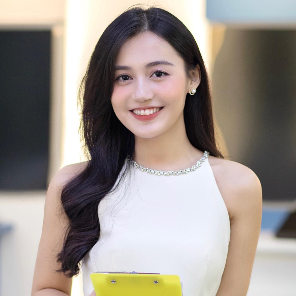 Thời gian đầu cô cũng gặp nhiều khó khăn trong việc sắp xếp thời gian nhưng hiện tại, việc học tập và công việc của cô nàng năng động đã ổn định hơn. Ảnh: FBNV