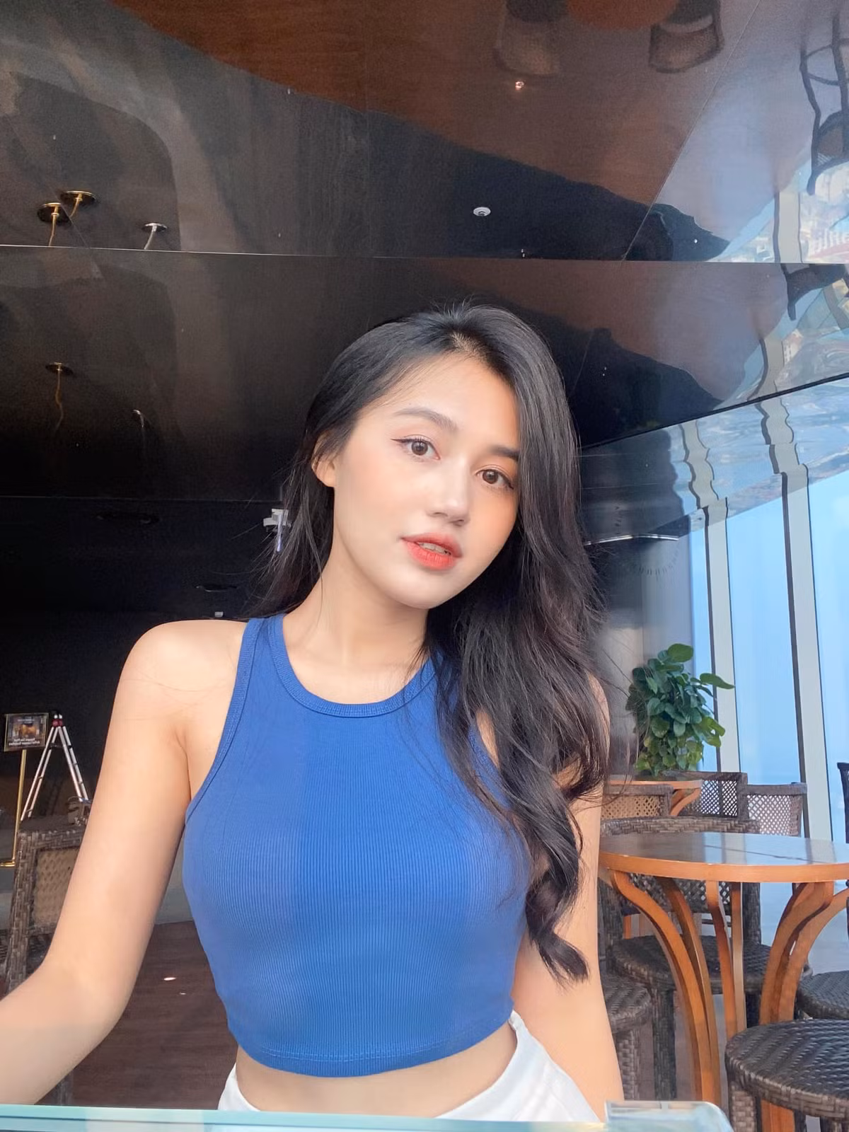 Việc có kinh nghiệm làm MC cũng đem lại những lợi thế nhất định cho Hồng Hạnh khi tham gia chương trình.