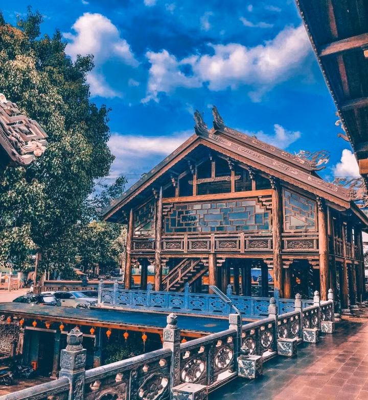 Ngôi chùa được khởi công xây dựng vào năm 1951, theo lệnh của Đoan Huy Hoàng Thái hậu (vợ vua Khải Định), đồng thời cũng là ngôi chùa đầu tiên được xây dựng trên mảnh đất cao nguyên nắng và gió. Ảnh: dung.tran26011986