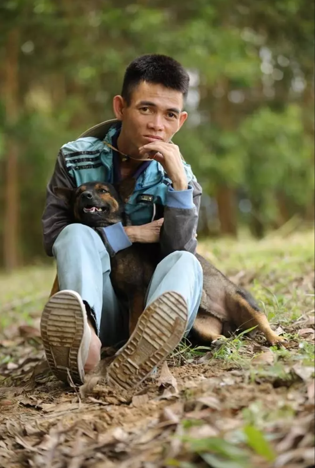 Trong một chia sẻ với người hâm mộ, hiện tượng mạng 8X cho hay nhiều lúc phải dựa vào công cụ hỗ trợ là Google để cho ra lò các clip ưng ý.