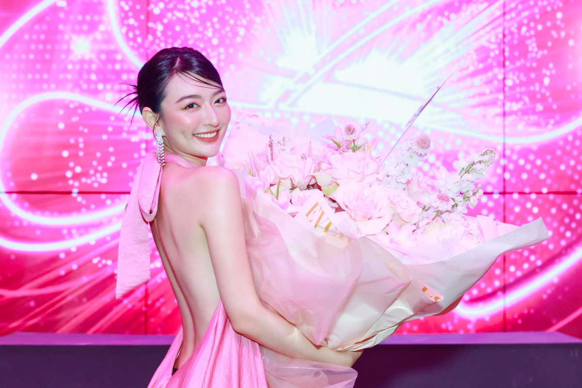 Đặc biệt, nhiều người còn ví Xuân Mai có nét đẹp hao hao “hoa hậu đẹp nhất Cao Bằng” Lương Thùy Linh.