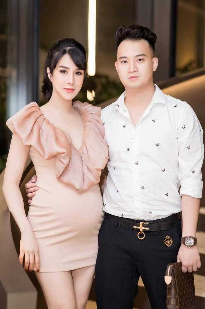 Tuy vậy, đến năm 2021, Diệp Lâm Anh hạn chế đăng ảnh chồng, cô bày tỏ sự chán nản, muốn buông xuôi trong chuyện tình cảm. Đến năm 2022, Diệp Lâm Anh xác nhận ly thân chồng. Ảnh: Tổng hợp