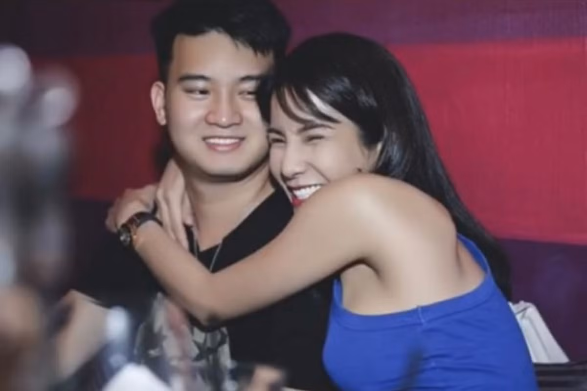 Trước khi chính thức ly thân và tiến tới ly hôn Diệp Lâm Anh và Đức Phạm từng có khoảng thời gian 3 năm hẹn hò. Ông xã từng dành cho sao nữ nhiều lời hẹn ước, ngôn tình mật ngọt.