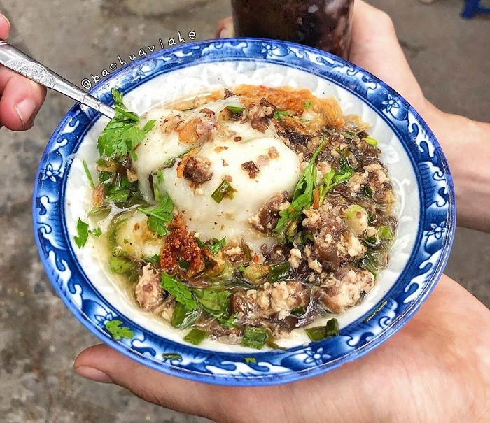 Khi tiết trời Hà Nội chuyển sang đông mang theo cái không khí se lạnh mà bỏ quên món bánh đúc nóng thì thật là thiết sót lớn. Ảnh: Tổng hợp