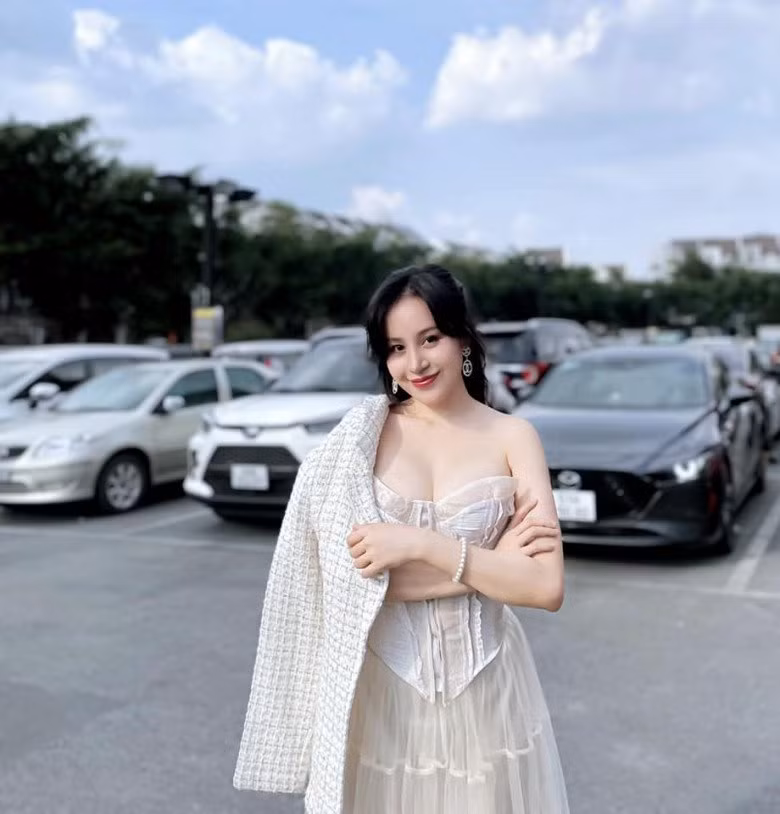 Dù chẳng còn quá "chiêu trò" như thời mới nổi nhưng hiện tượng mạng này vẫn nhận được sự quan tâm từ cư dân mạng.