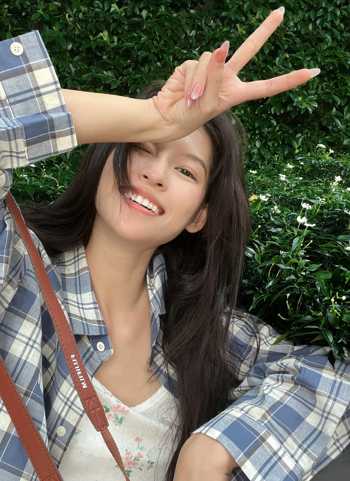 Không chỉ được khen giống Chương Tử Di, Minh Hà còn được các blogger xứ Trung nhận xét là có nét giống Trương Bá Chi hay nữ diễn viên Tôn Di.