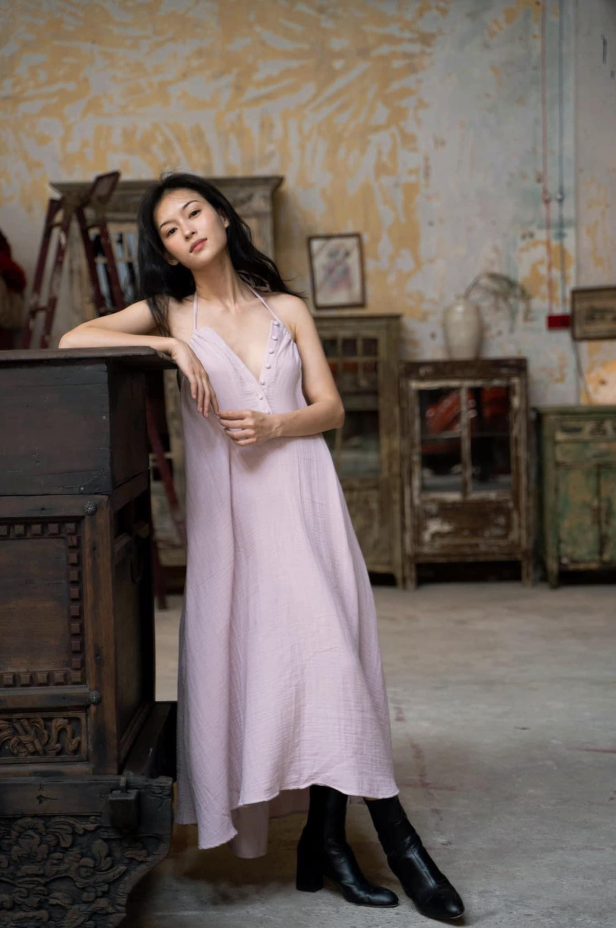 Cô nàng nhanh chóng bật lên bởi nét đẹp thánh thiện, trong sáng cùng đôi mắt lại đong đầy cảm xúc.