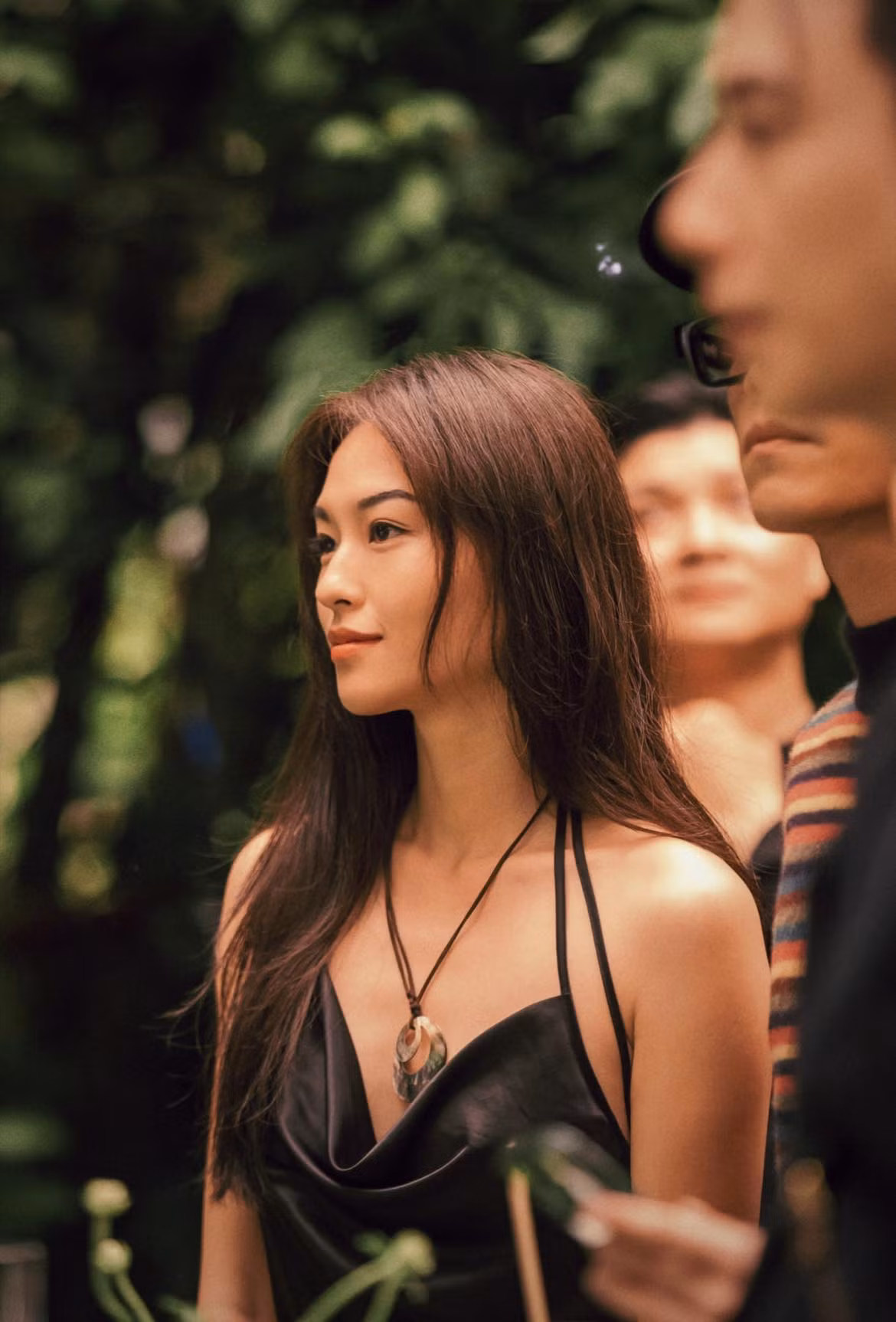 Gái xinh 9x được chú ý khi tham gia MV Anh luôn là lý do của ca sỹ Erik.