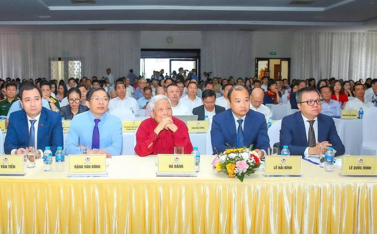 75 năm Hội Nhà báo: Phát huy truyền thống vẻ vang, bước vào kỷ nguyên vươn mình - Hình 2 75 nam Hoi Nha bao: Phat huy truyen thong ve vang, buoc vao ky nguyen vuon minh-Hinh-2